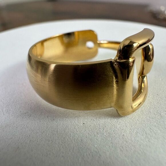 Gucci Horsebit Gold Tone Scarf Ring - Picture 6 of 8